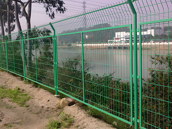 框架公路护栏网01