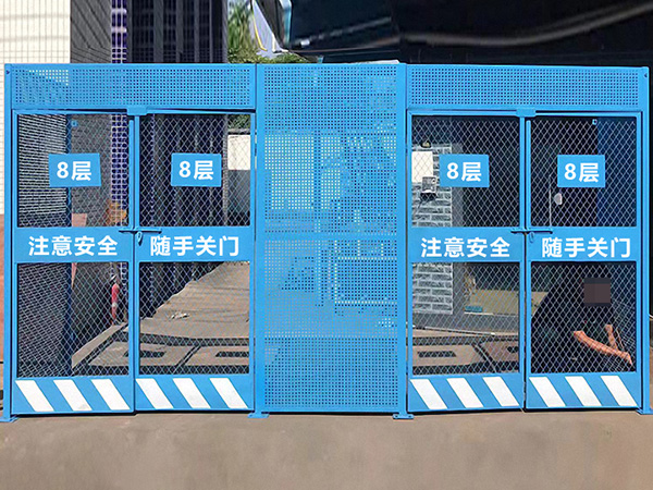全封闭式电梯防护门01